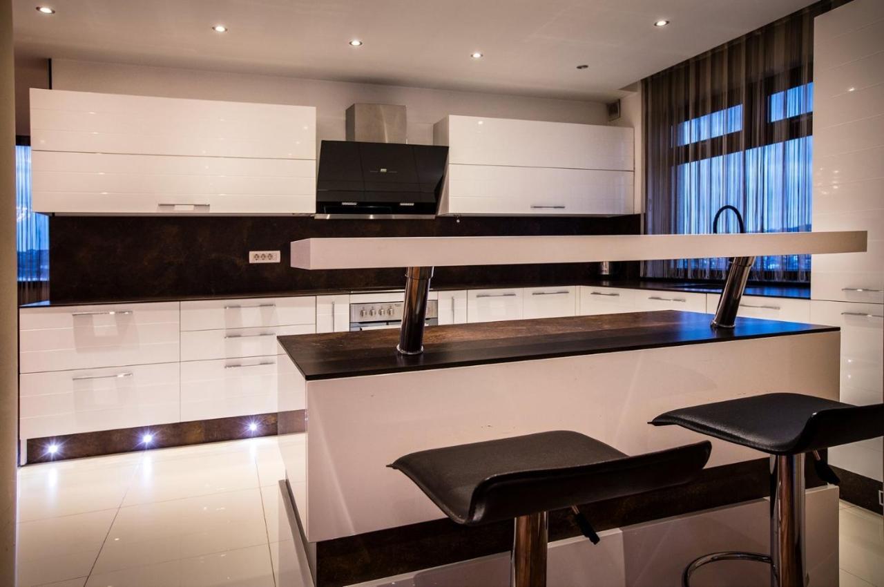 Bentley Apartments Prishtine Bagian luar foto
