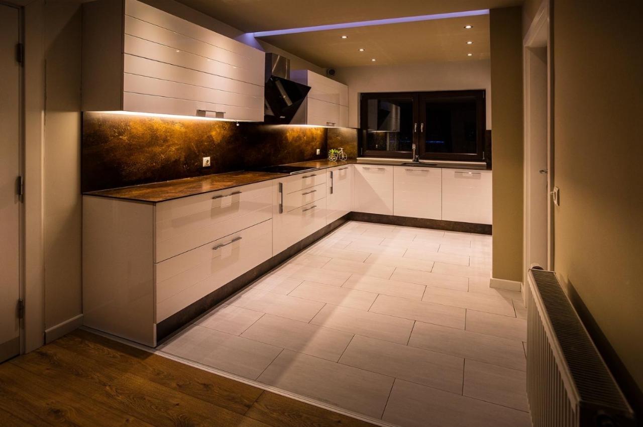 Bentley Apartments Prishtine Bagian luar foto