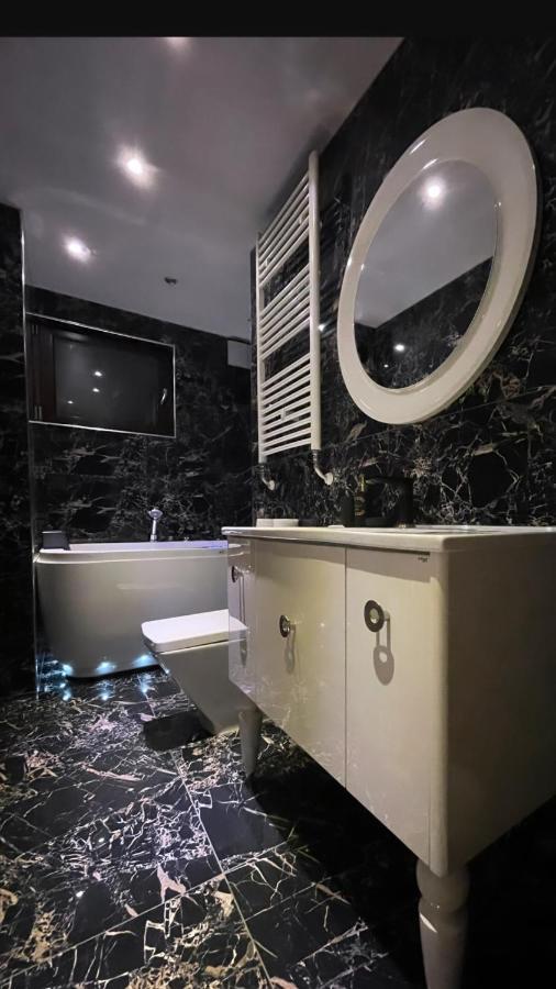 Bentley Apartments Prishtine Bagian luar foto