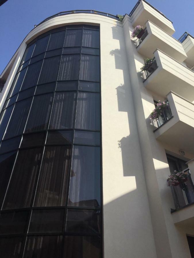 Bentley Apartments Prishtine Bagian luar foto