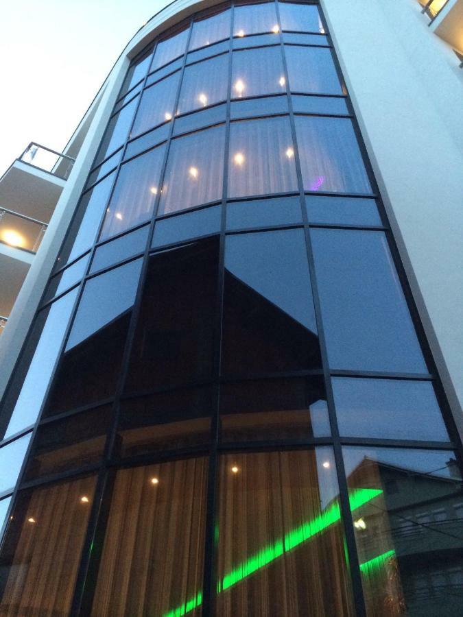 Bentley Apartments Prishtine Bagian luar foto